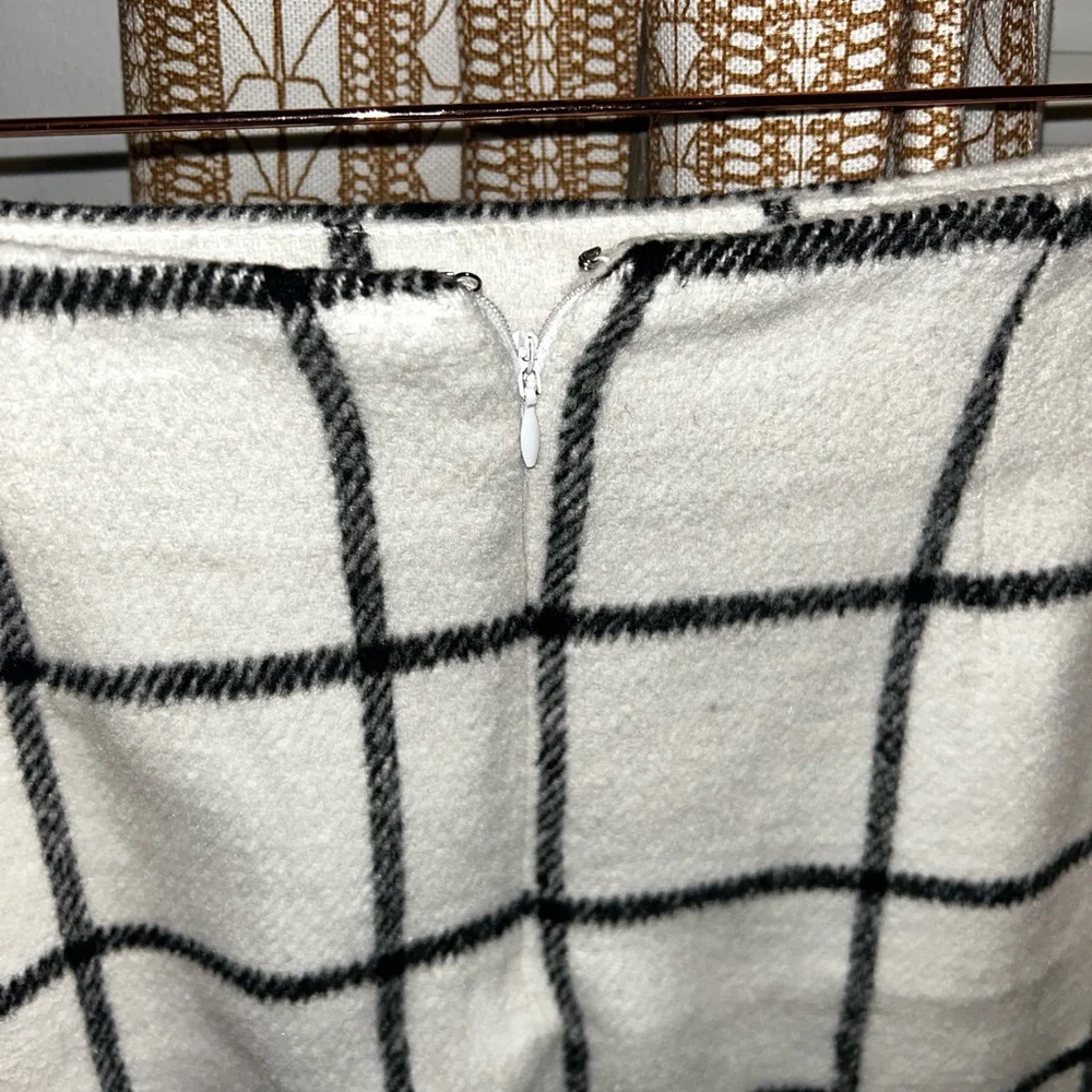 Altar's State White and Black Plaid Skirt - Picture 4 of 4